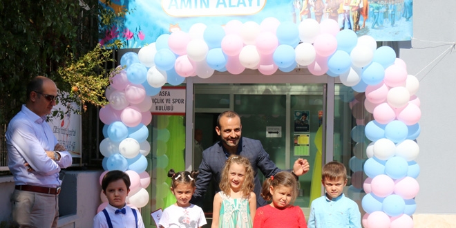 Öğrenciler okula 'Amin Alayı' etkinliği ile başladı