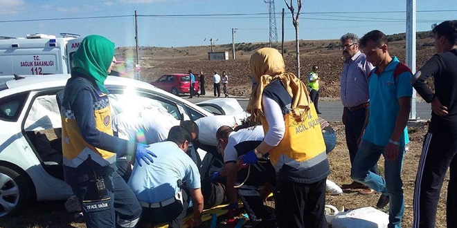 Çorum'da iki otomobil çarpıştı: 1 ölü, 6 yaralı