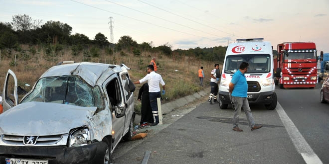 Bolu'da kamyonet devrildi: 7 yaralı