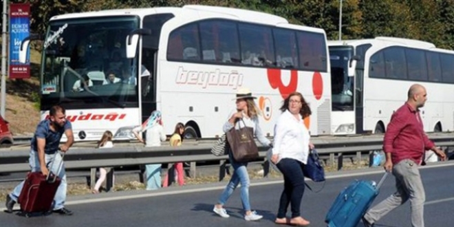 Tatil dönüşünde yine trafik yoğunluğu