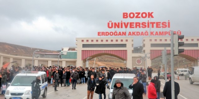 Hırsız FETÖ'cüleri ihbar etti, profesörlüğü gitti