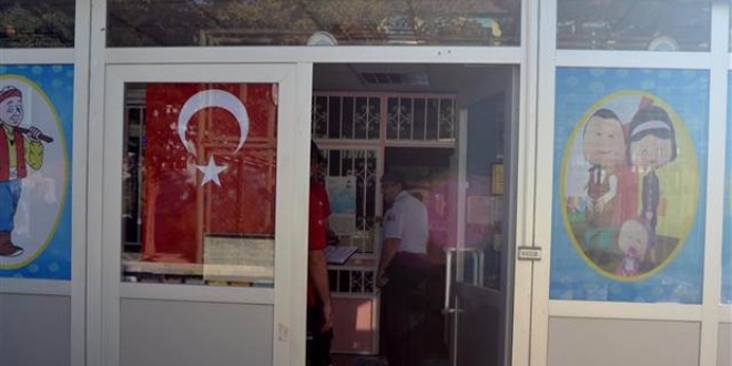 Öğretmen eşi açığa alınan anaokulu müdürü intihar etti