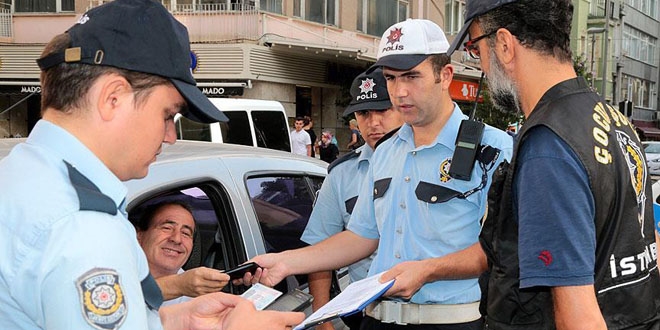 İstanbul'da okul önlerinde güvenlik uygulaması