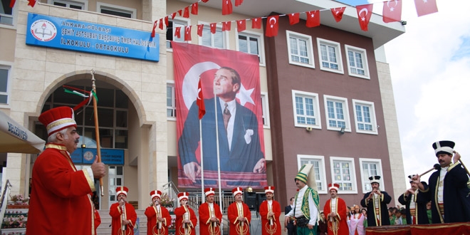 Şehit Halisdemir'in isminin verildiği okulda eğitim başladı