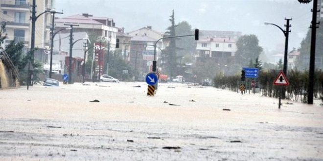 Trabzon'da sel: 2 kii hayatn kaybetti
