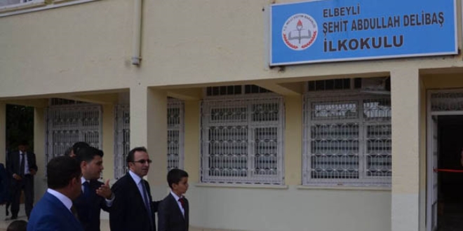 Şehit polisin adı doğum gününde okula verildi
