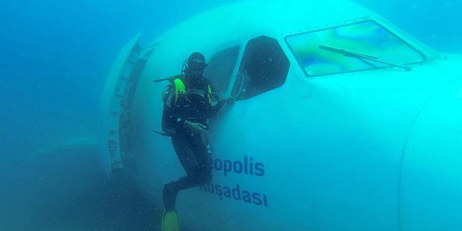 Batık uçak Kuşadası'na ilgiyi artırdı