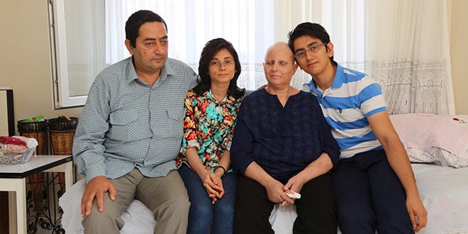 Mevl�de ��retmen: Okulum a��k, g�zlerim kapal�