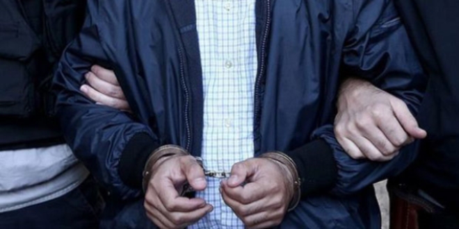 Erzincan'da, görevden uzaklaştırılan 15 personel gözaltına alındı