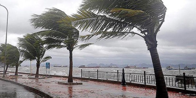 Antalya K�rfezi'nde f�rt�na uyar�s�