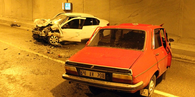 Karab�k'te trafik kazas�: 1 �l�, 1 yaral�