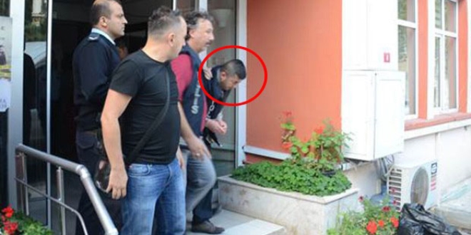 Metrobüs'te şoföre şemsiye ile saldıran zanlı tutuklandı