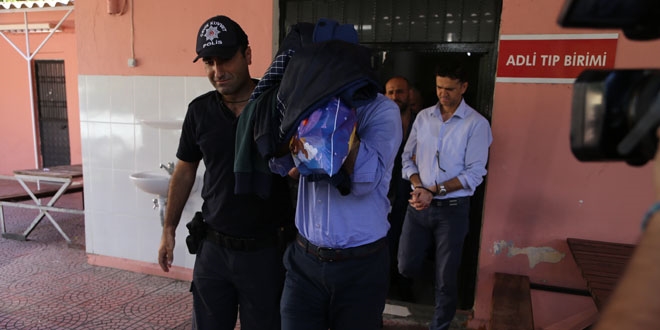 4 ilde FETÖ operasyonu: 13 zanlıdan 2'si tutuklandı