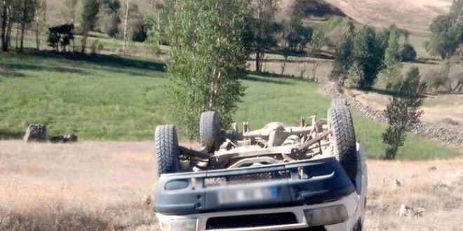 ��i yolcu dolu minib�s devrildi: 4'� a��r 12 yaral�