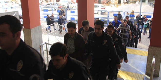 Sakarya'da, 40'ı öğretmen 42 kişi adliyeye sevk edildi
