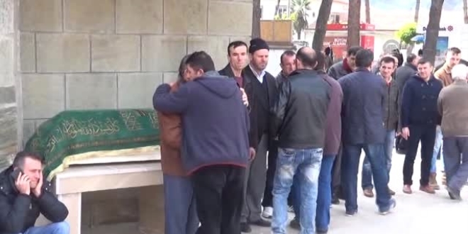 Kazada hayatn kaybeden salk grevlisi, Konya'da topraa verildi