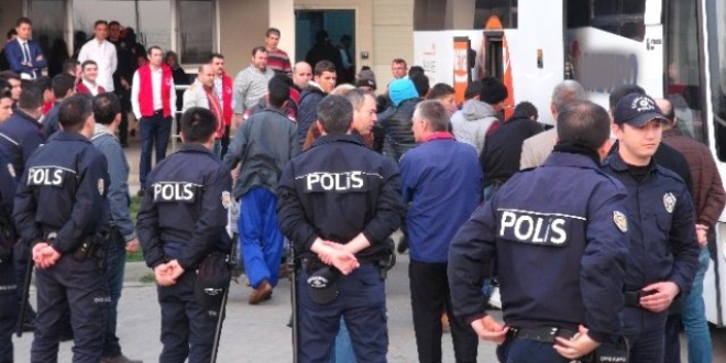 Biri Türk vatandaşı 70 göçmen, Türkiye'ye iade edildi