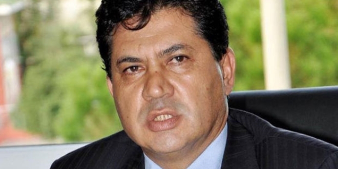 MHP'den istifa eden Belediye Ba�kan� CHP'ye ge�ti