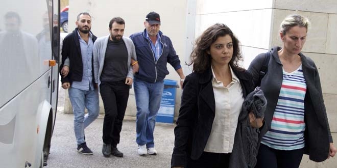 Sakarya'da 1 öğretim üyesi ve iki araştırma görevlisi serbest