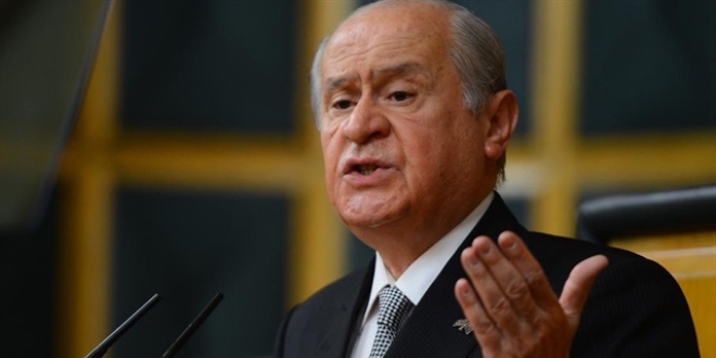 Bahçeli: Bedenimizi çiğnemeden darbe yapamazlar