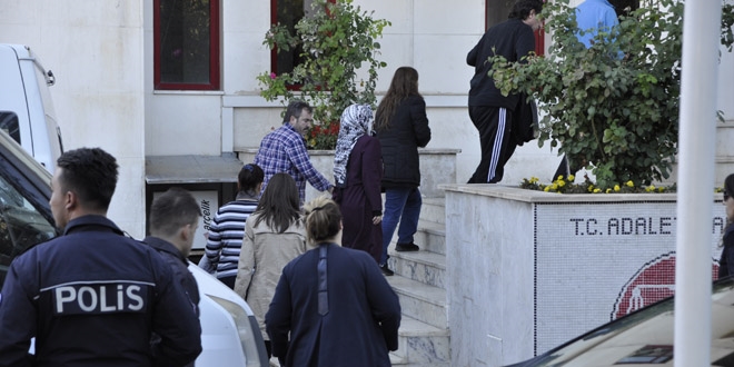 Akademisyenlerin de olduğu 18 kişi gözaltına alındı