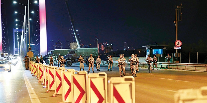 15 Temmuz gecesi kayıtları 'Oğlum akıllı ol Türk insanına sıkıyorsun'