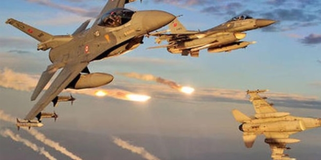 Kars ve ��rnak'ta ma�aralar, silah mevzileri imha edildi