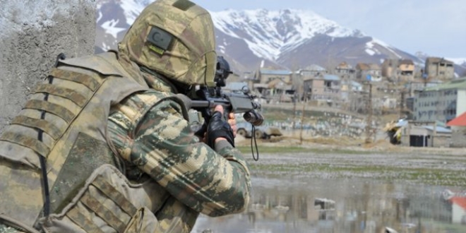 Kars'ta 6 ter�rist �l�, 1 ter�rist yaral� olarak ele ge�irildi
