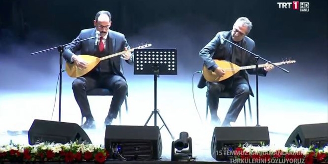 �brahim Kal�n 15 Temmuz �ehitleri i�in t�rk� okudu