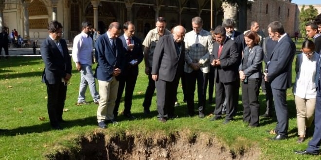 Bakan Avc� Topkap� Saray�'nda incelemelerde bulundu