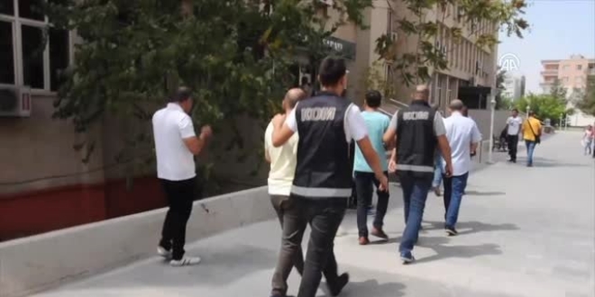 Batman'da gözaltına alınan 6 polis tutuklandı