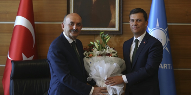 Müezzinoğlu görevi Şahin'e devretti