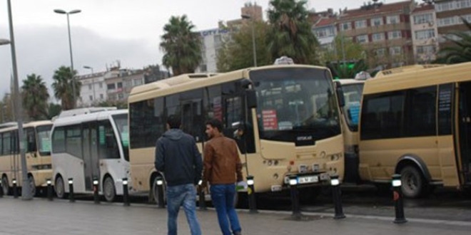 Öğrenciler, minibüse hafta sonları indirimli binemeyecek