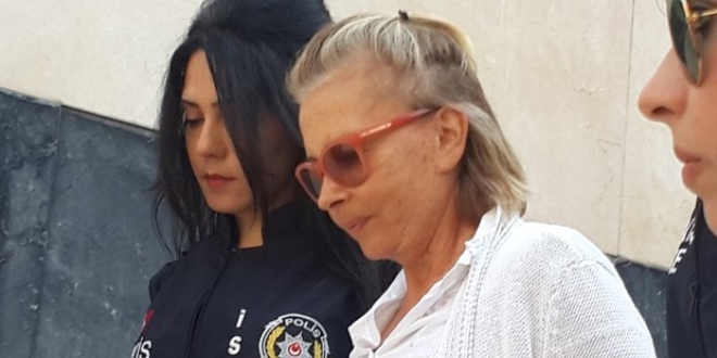 Nazlı Ilıcak: 17/25 de darbeymiş, yeni anladım
