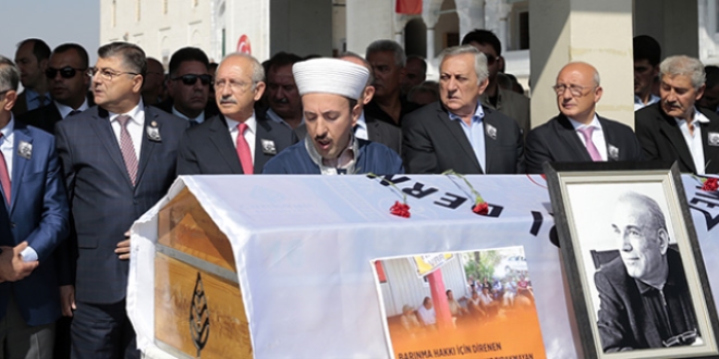 Kılıçdaroğlu, cenaze törenine katıldı