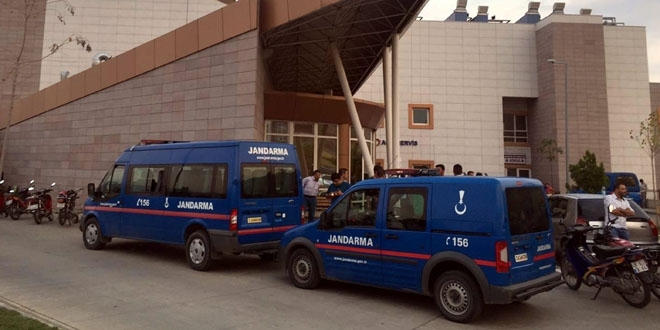 Manisa'da 45 kamu personeli grevine iade edildi