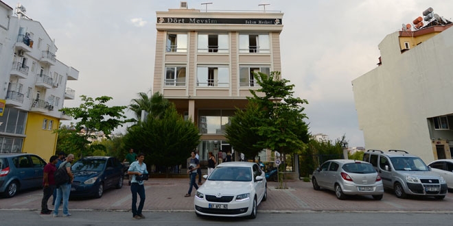 Vali, soru�turma a��lan huzurevinde inceleme yapt�