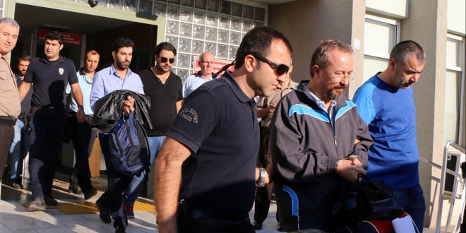 Aydın'da gözatına alınan 3 askeri personel tutuklandı