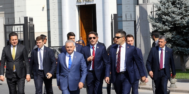 Yıldırım cuma namazını Başyazıcıoğlu Camisi'nde kıldı