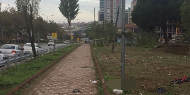 �stanbul'da yol kenar�nda erkek cesedi bulundu