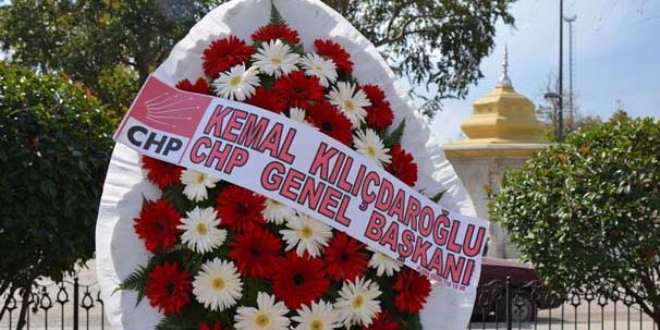 CHP'li başkan Kılıçdaroğlu'nun çelengini kaldırttı