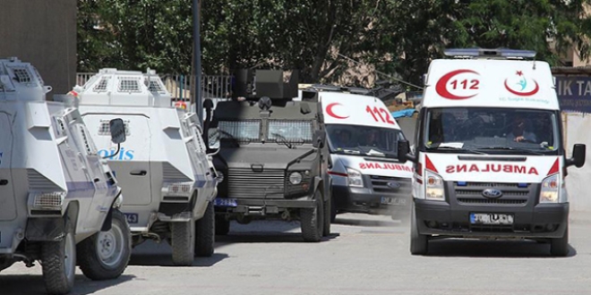 Hakkari'de karakola bomba yüklü araçla saldırı: 10 şehit