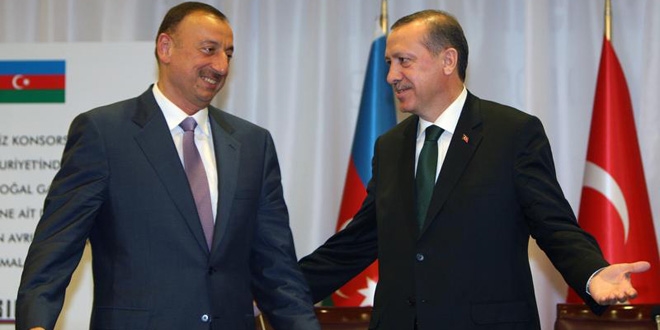 Erdoan-Aliyev alma yemeinde bir araya geldi