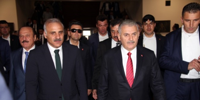 Başbakan Binali Yıldırım, Bağcılar'da hasta ziyaretinde bulundu