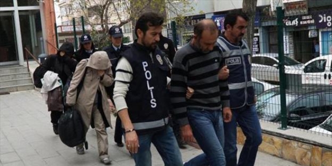 FETÖ'nün Yunanistan'a kaçarken yakalanan 2 ablası adliyede