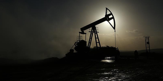 Brent petrol 1 y�l�n zirvesinde