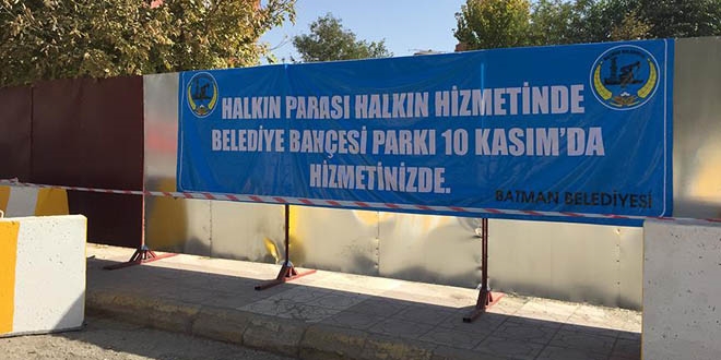 Batman'da 'Halkın parası halkın hizmetinde' afişi asıldı