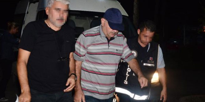 Adana'da 17 FETÖ şüphelisi gözaltına alındı