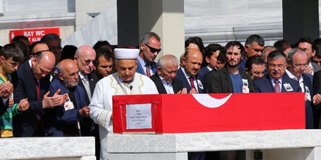 Şehit Üsteğmen, son yolculuğuna uğurlandı
