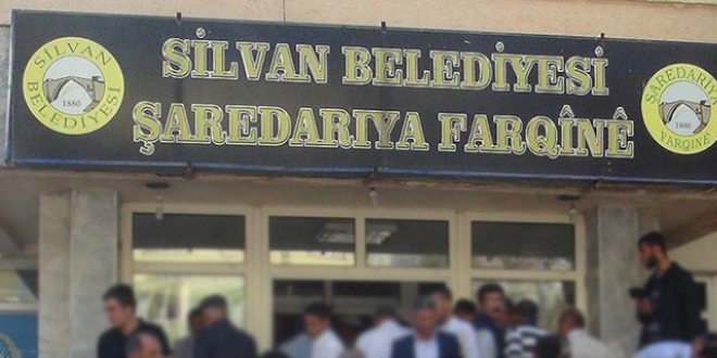'Silvan Belediyesi'nde çalışan 25 personelin işine son verildi'